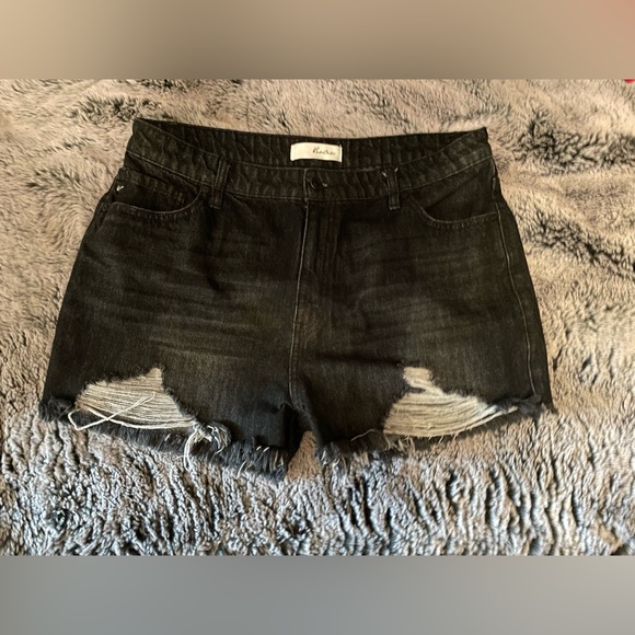 KanCan Shorts - Picture 2 of 4